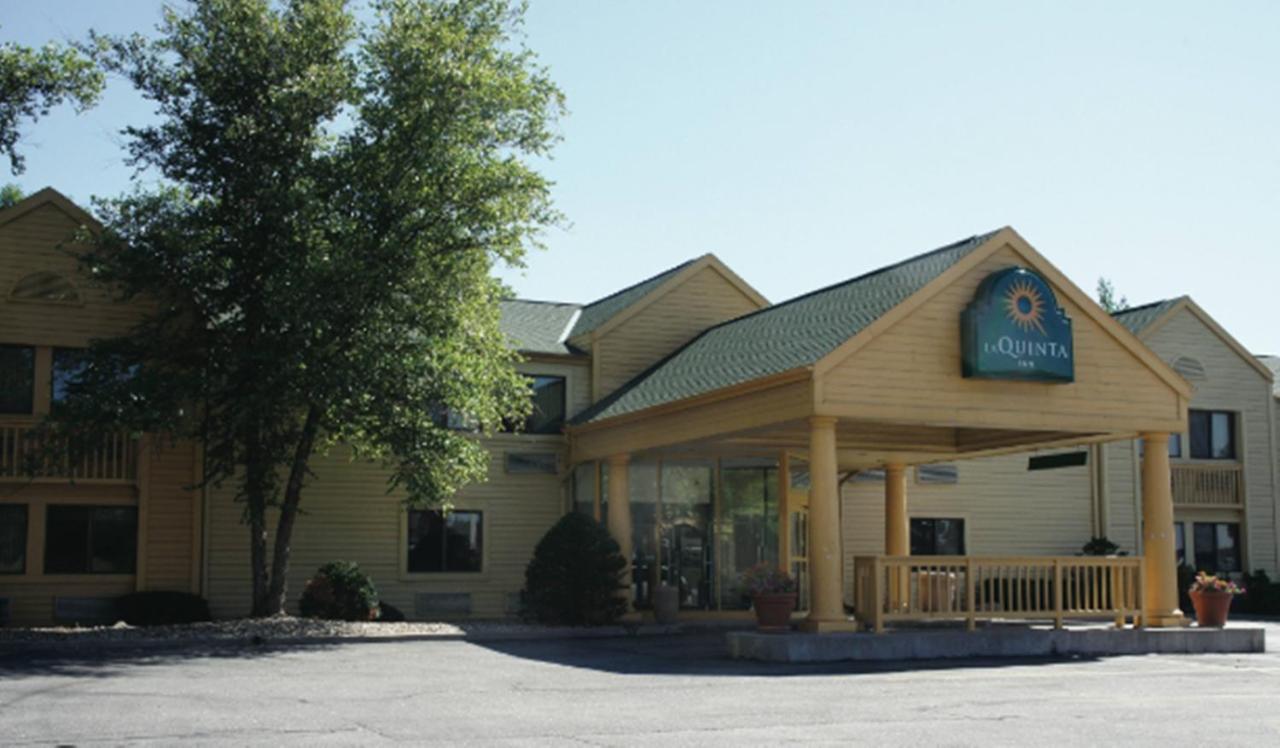 La Quinta Inn By Wyndham Omaha Southwest Exterior photo